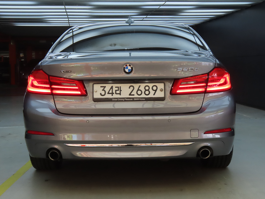 BMW 5-SERIES G30 2018