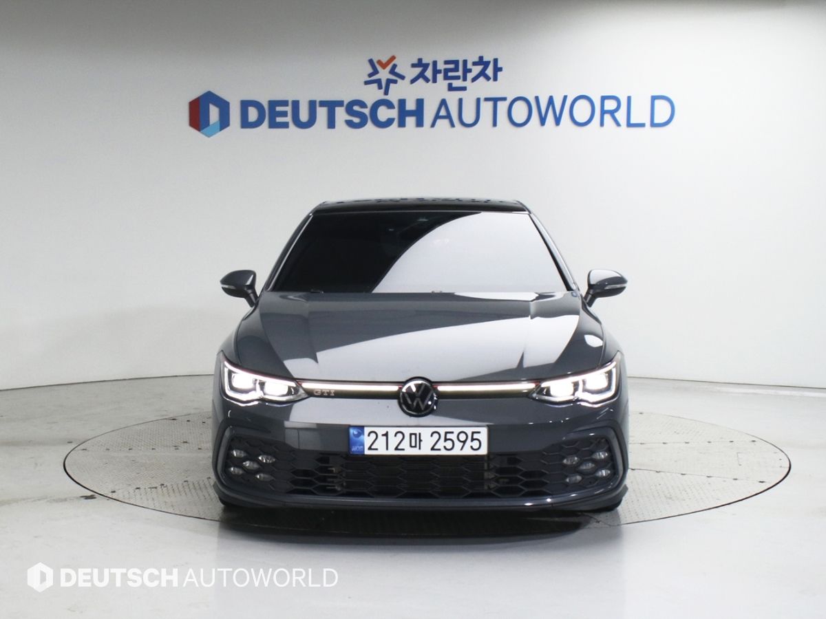 VOLKSWAGEN GOLF 2023