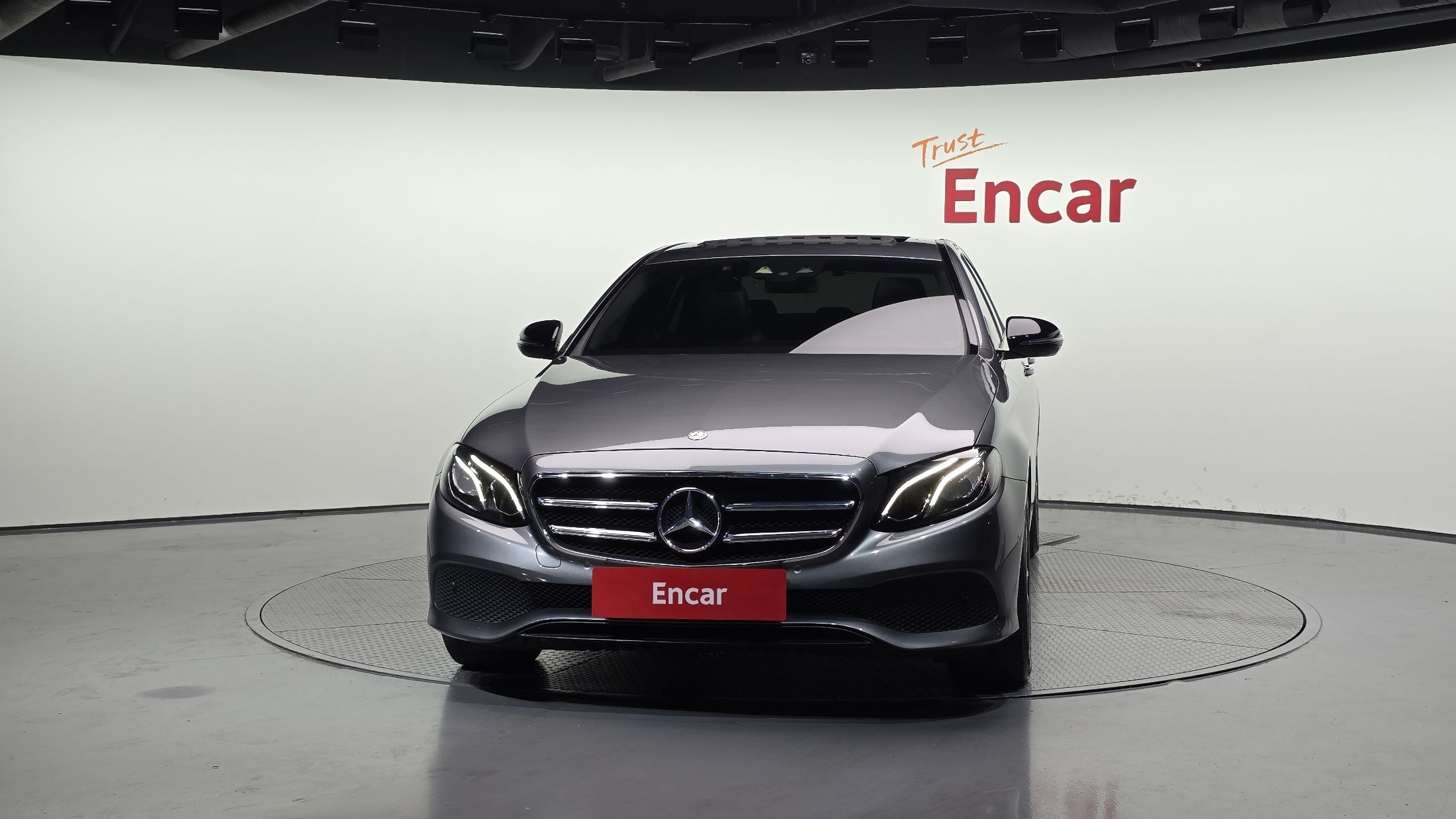 MERCEDES BENZ E-CLASS W213 2016