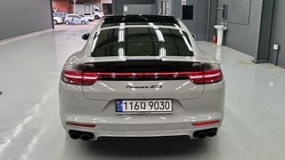 PORSCHE PANAMERA 971 2020