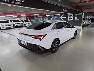 HYUNDAI AVANTE HYBRID CN7 2023