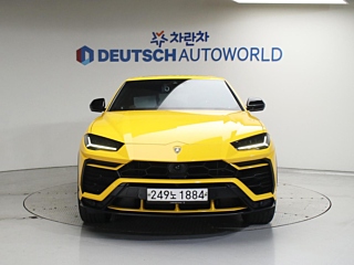 LAMBORGHINI URUS 2019