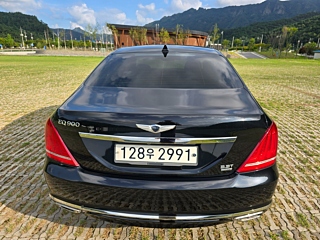 GENESIS EQ900 2016