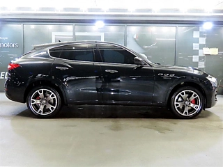MASERATI LEVANTE 2017