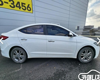 HYUNDAI AVANTE AD 2016