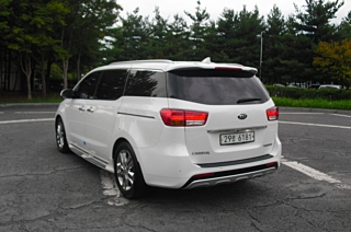 KIA CARNIVAL 2016