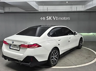 BMW 5-SERIES G60 2024