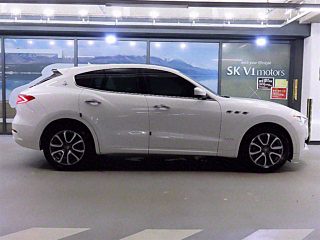 MASERATI LEVANTE 2016