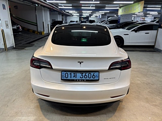 TESLA MODEL 3 2021