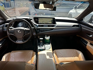 LEXUS ES300H 2020