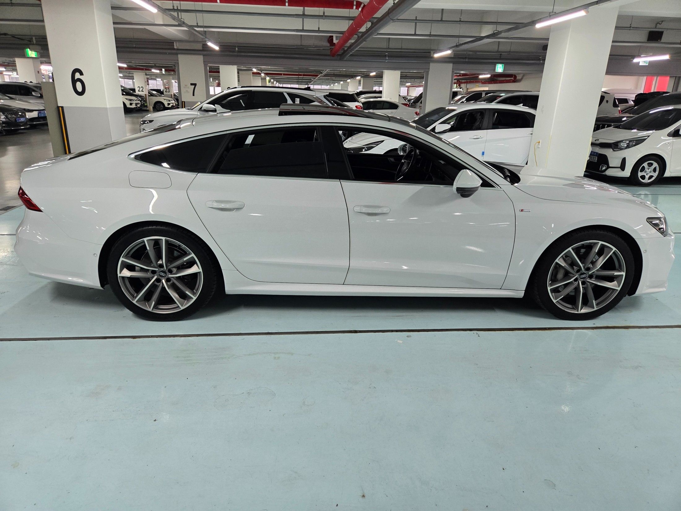 AUDI A7 4K 2020