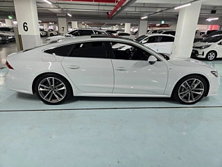 AUDI A7 4K 2020