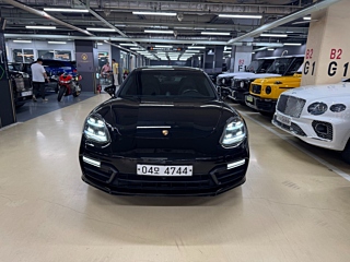 PORSCHE PANAMERA 971 2018