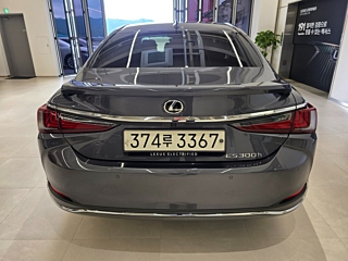 LEXUS ES300H 2025