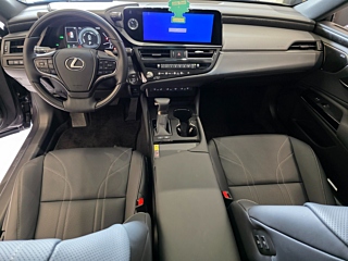 LEXUS ES300H 2025