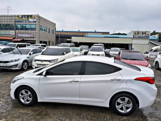 HYUNDAI AVANTE MD 2012
