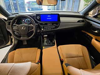 LEXUS ES300H 2025