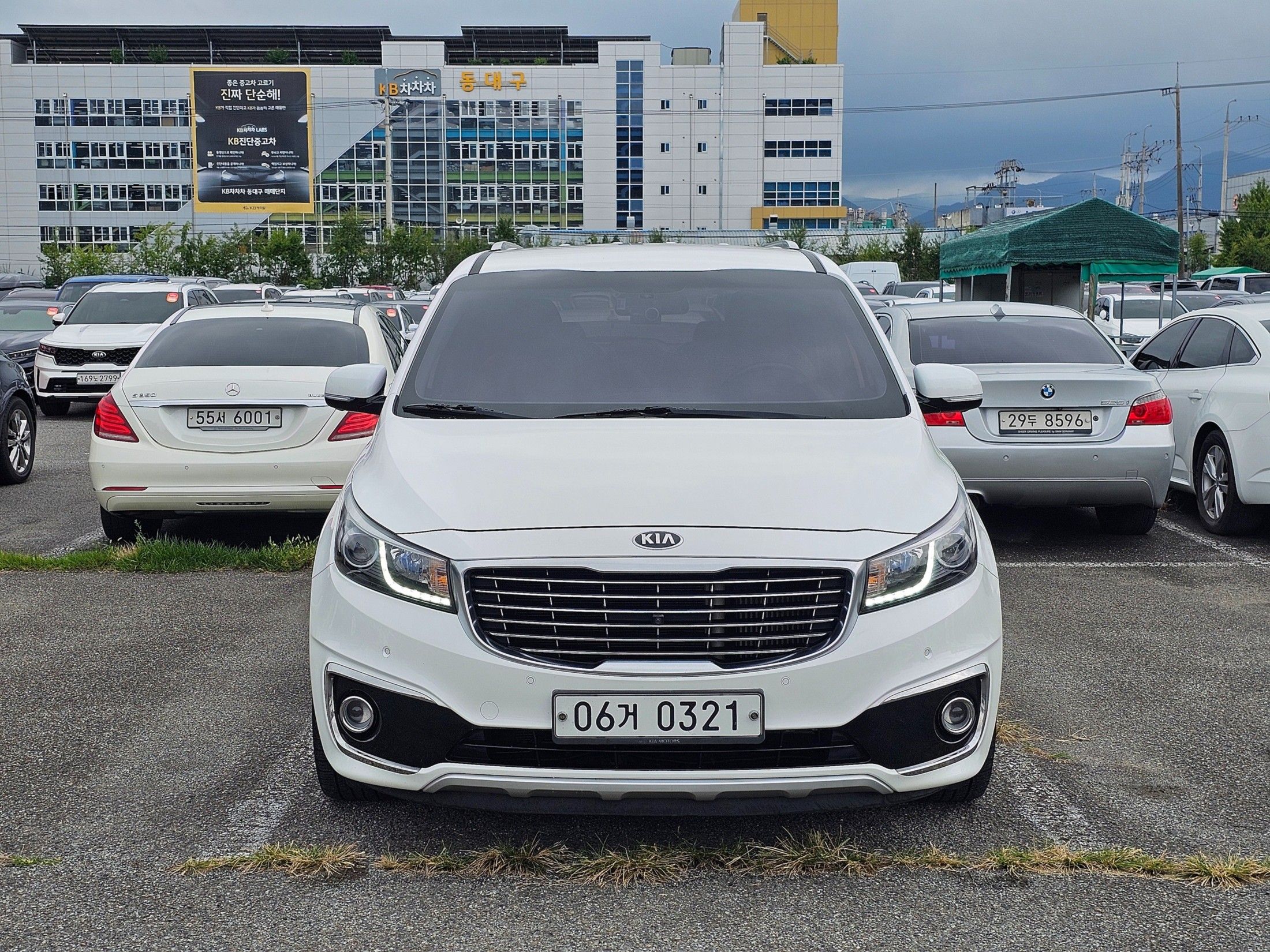 KIA CARNIVAL 2016