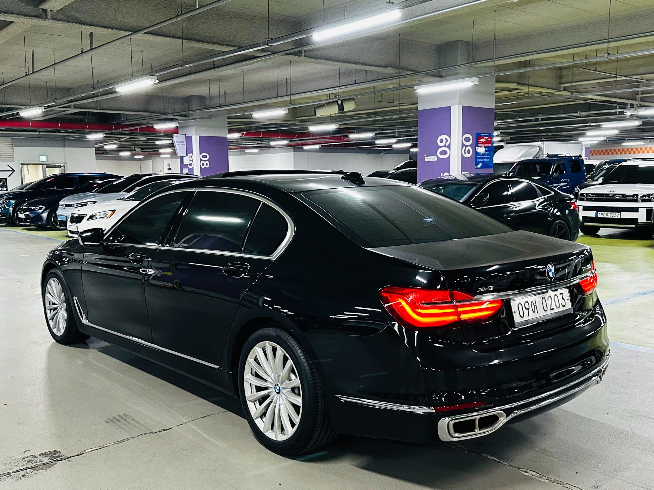 BMW 7-SERIES G11 2016