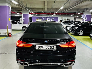 BMW 7-SERIES G11 2016