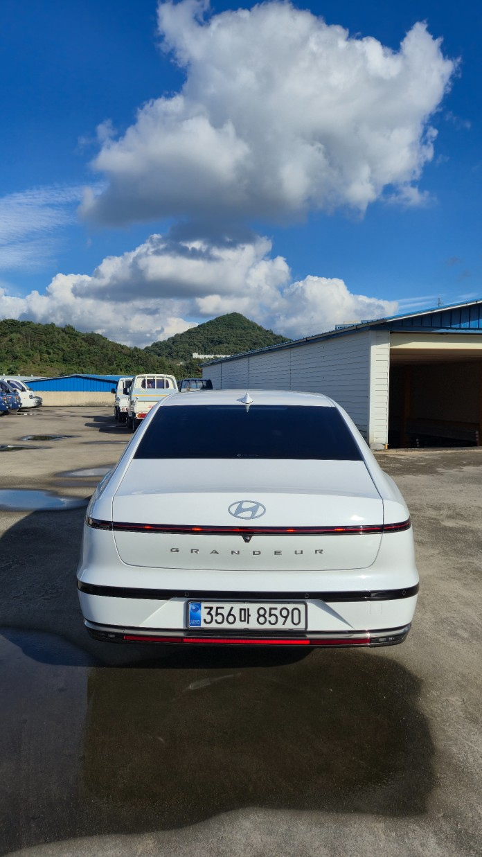 HYUNDAI GRANDEUR GN7 2025