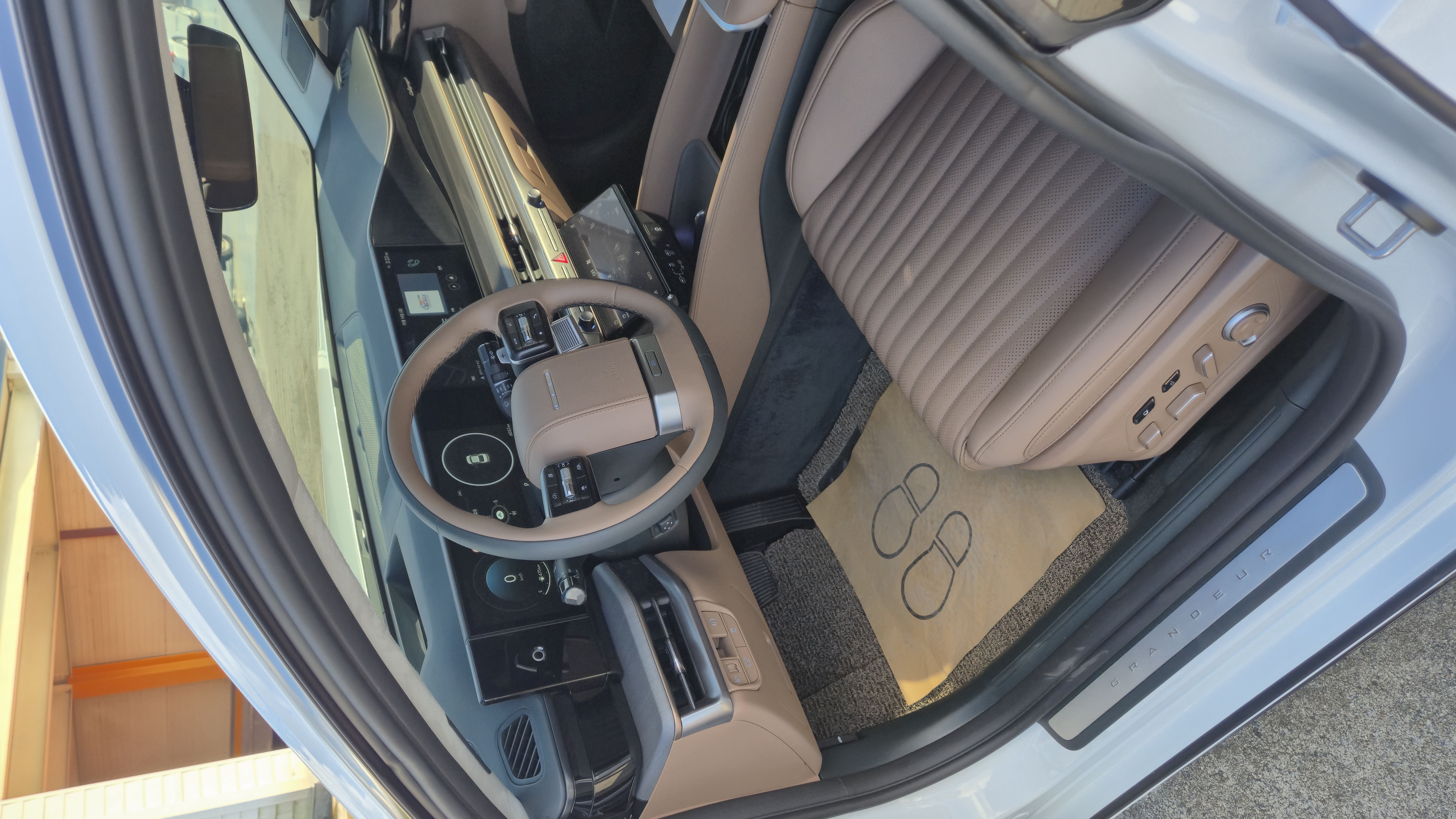 HYUNDAI GRANDEUR GN7 2025