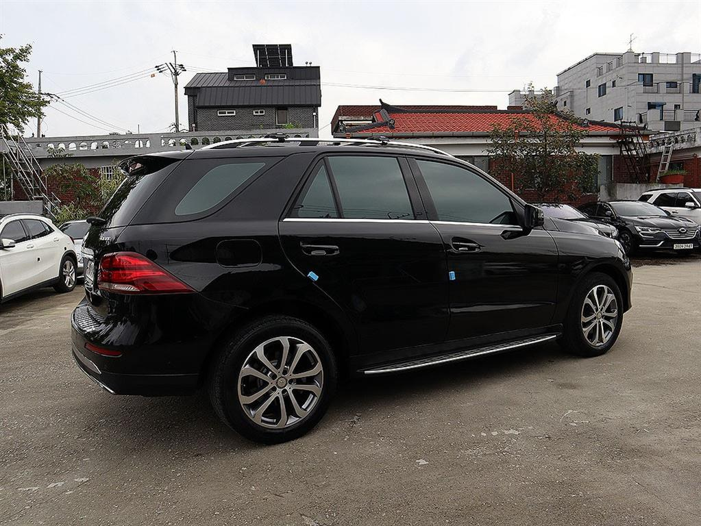 MERCEDES BENZ GLE-CLASS W166 2016
