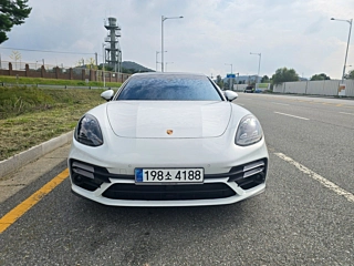 PORSCHE PANAMERA 971 2022