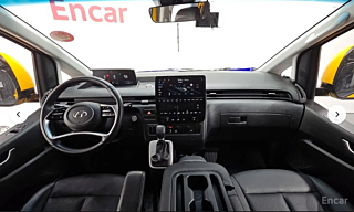HYUNDAI STARIA 2024