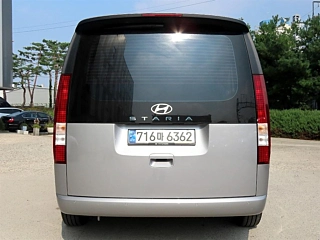 HYUNDAI STARIA 2025