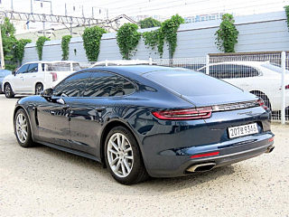 PORSCHE PANAMERA 971 2018
