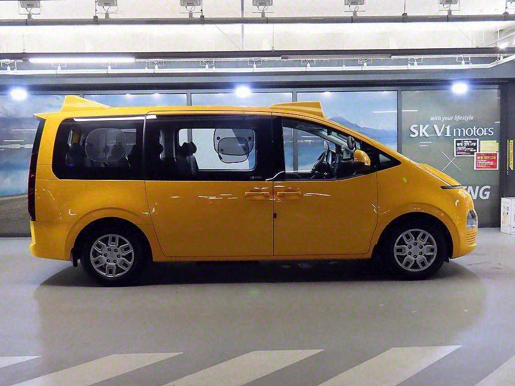 HYUNDAI STARIA 2023