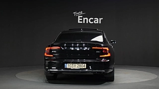 VOLVO S90 2022