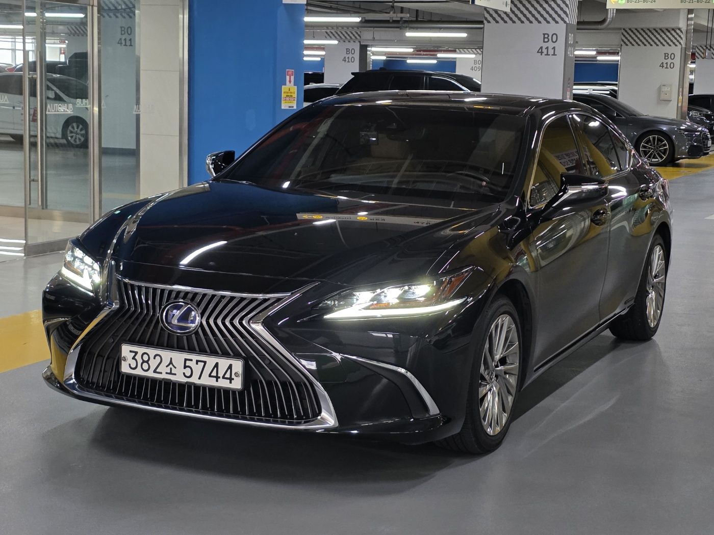 LEXUS ES300H 2021