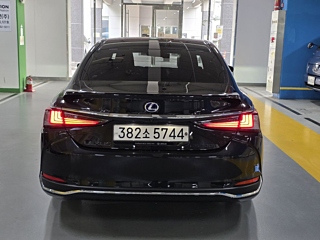 LEXUS ES300H 2021