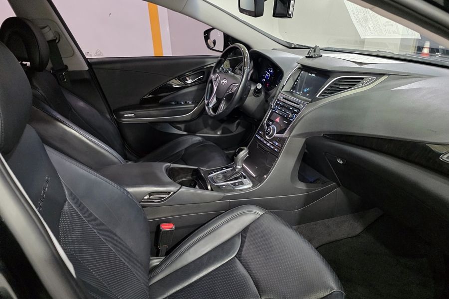 HYUNDAI GRANDEUR HG 2015