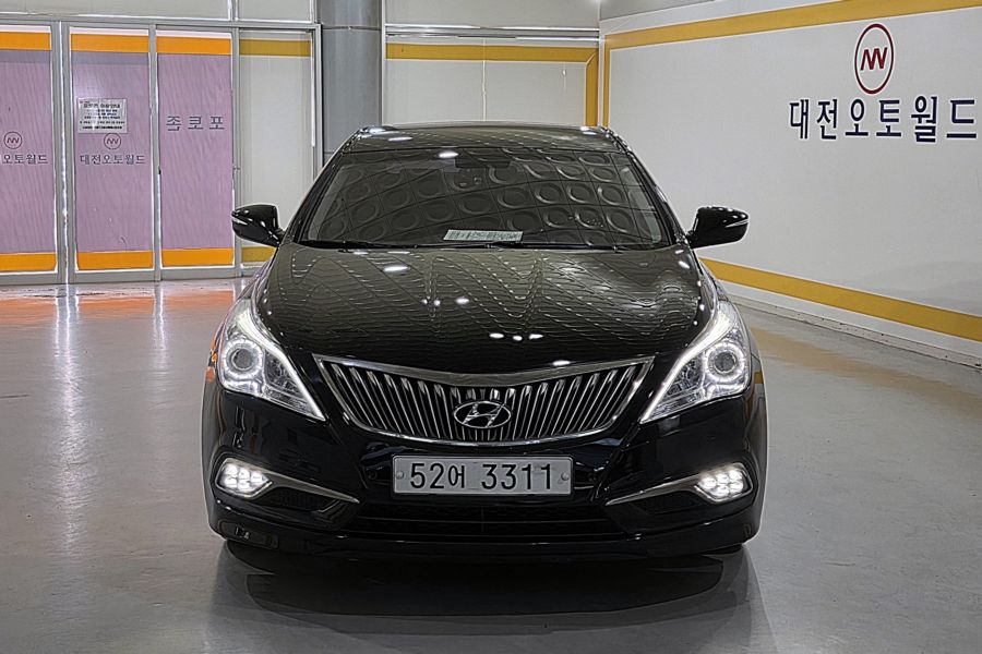 HYUNDAI GRANDEUR HG 2015
