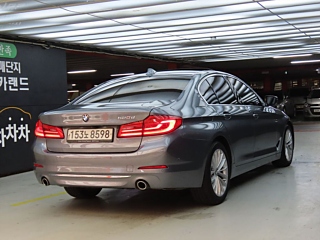 BMW 5-SERIES G30 2019
