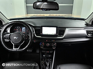 KIA STONIC 2017