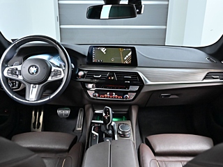 BMW 5-SERIES G30 2019