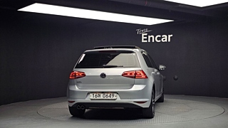 VOLKSWAGEN GOLF 2016