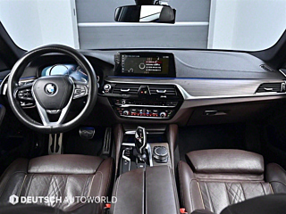 BMW 5-SERIES G30 2017