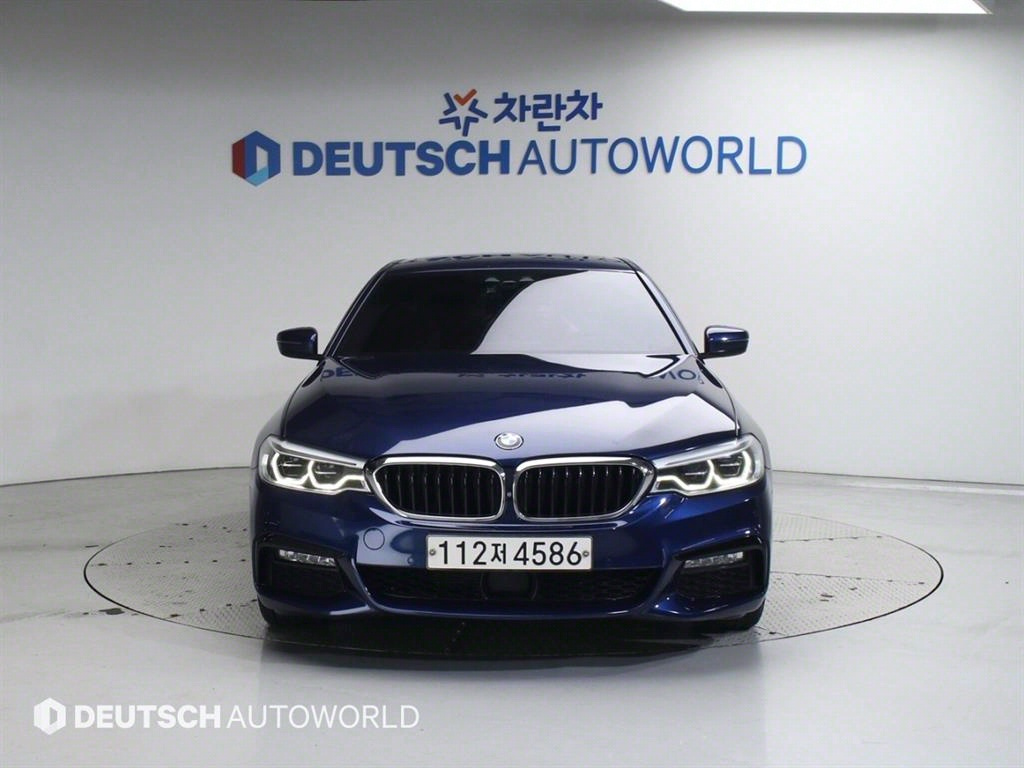 BMW 5-SERIES G30 2017
