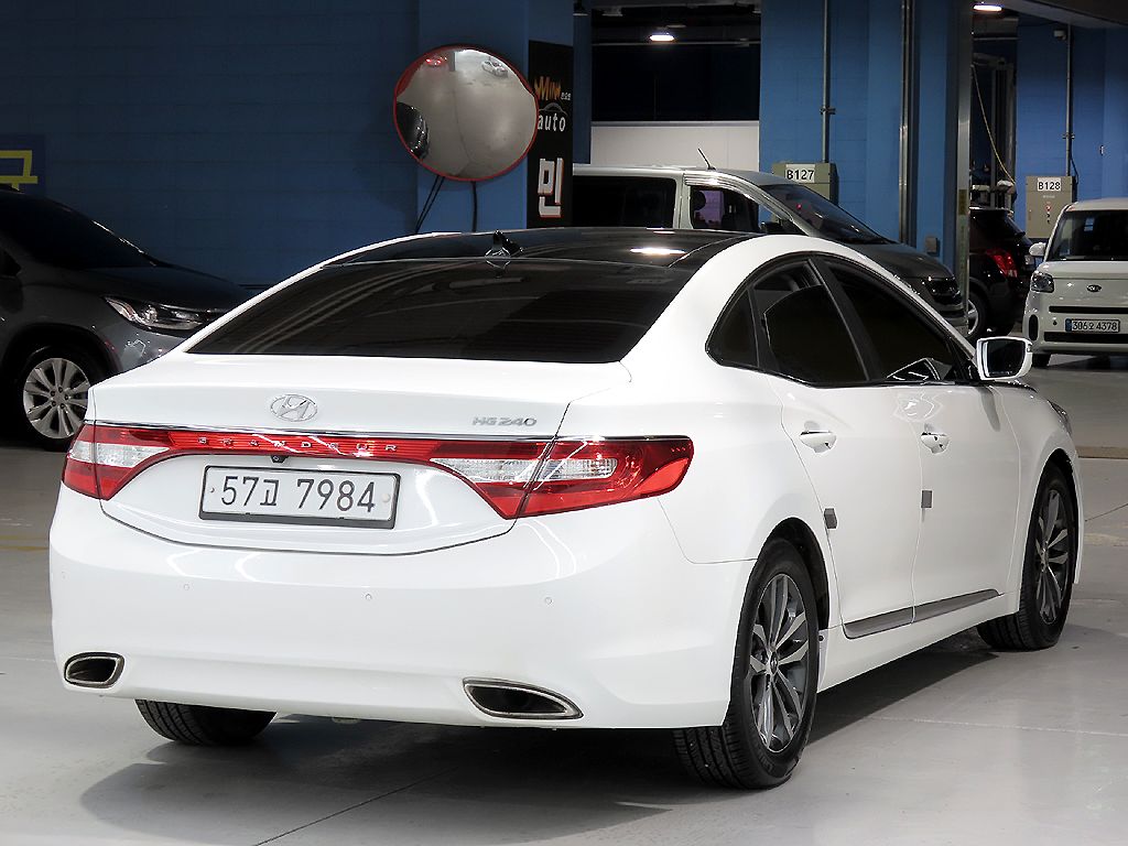 HYUNDAI GRANDEUR HG 2012