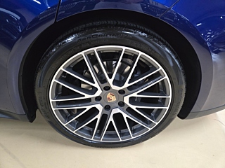 PORSCHE PANAMERA 972 2024