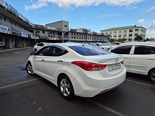 HYUNDAI AVANTE MD 2011