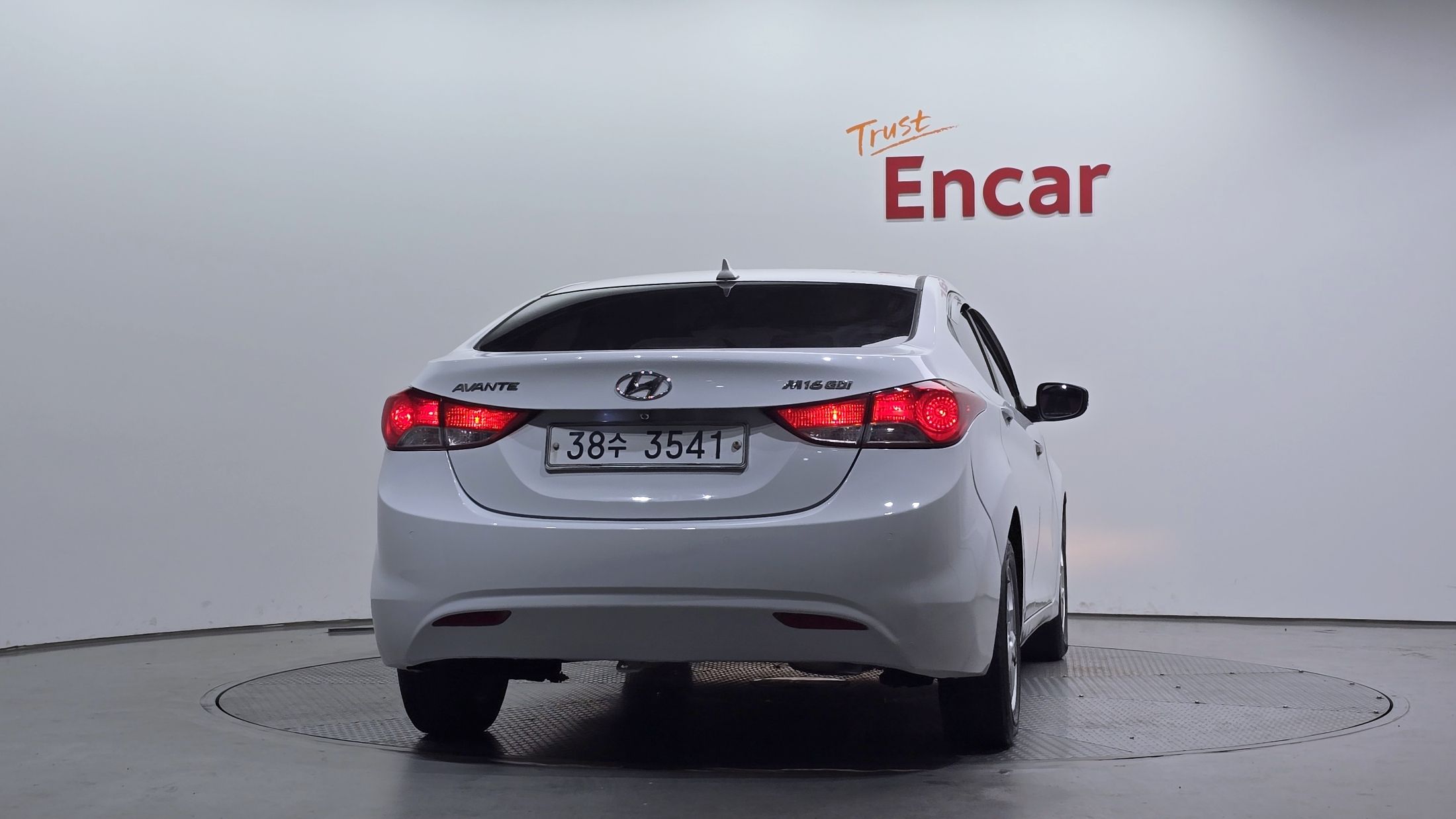 HYUNDAI AVANTE MD 2011