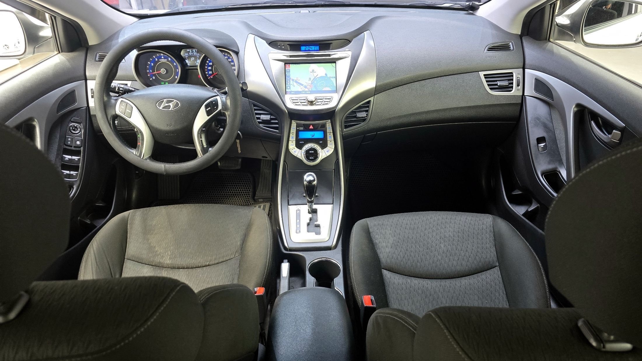 HYUNDAI AVANTE MD 2011