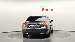 MERCEDES BENZ C-CLASS W205 2018