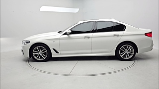 BMW 5-SERIES G30 2017